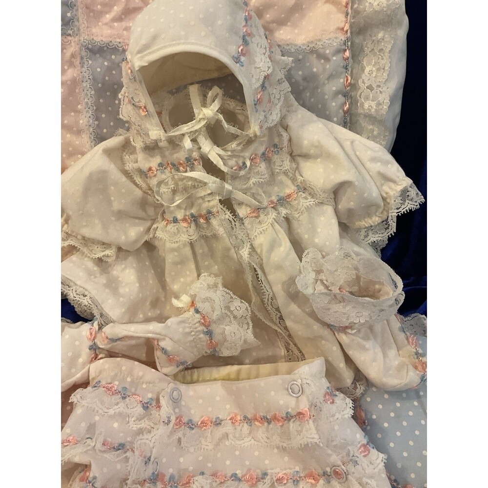 Danbury Mint "Bundle of Joy" Outfit/bonnet/socks/blankets For 18” Doll